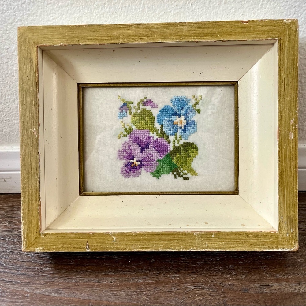 Vintage hand made framed cross stitch picture 8.5/10.5 inches